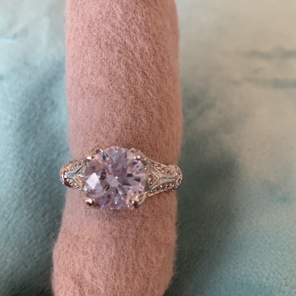 Macy’s CZ 2 CT Ring Size 7/8 - Picture 3 of 9
